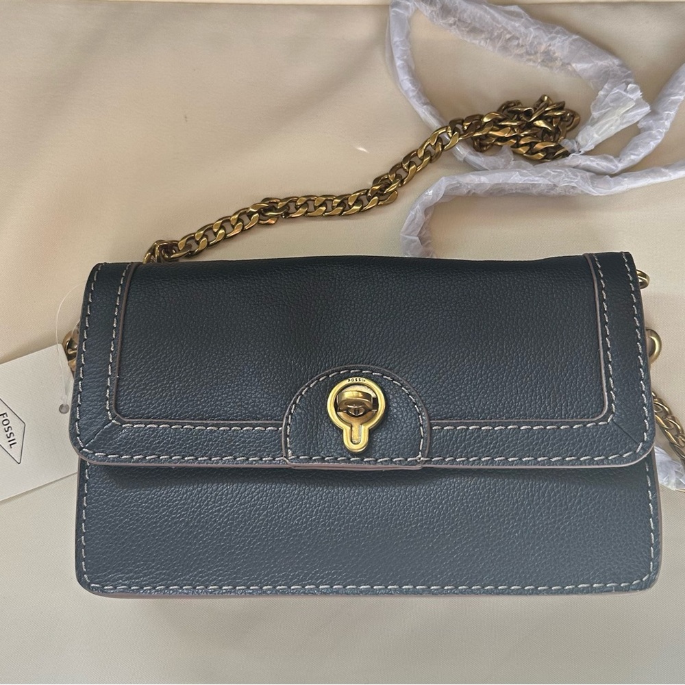 NWT Fossil Ainsley Wallet/Crossbody With Chain, Small, Black